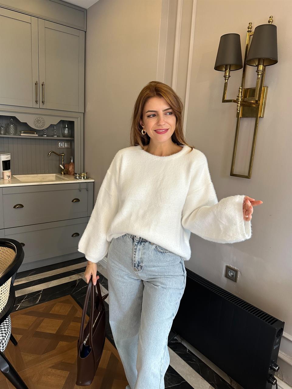 Beyaz Sakallı Salaş Triko Kazak