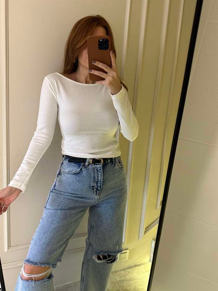 Beyaz Taşlı Kayık Yaka Bluz