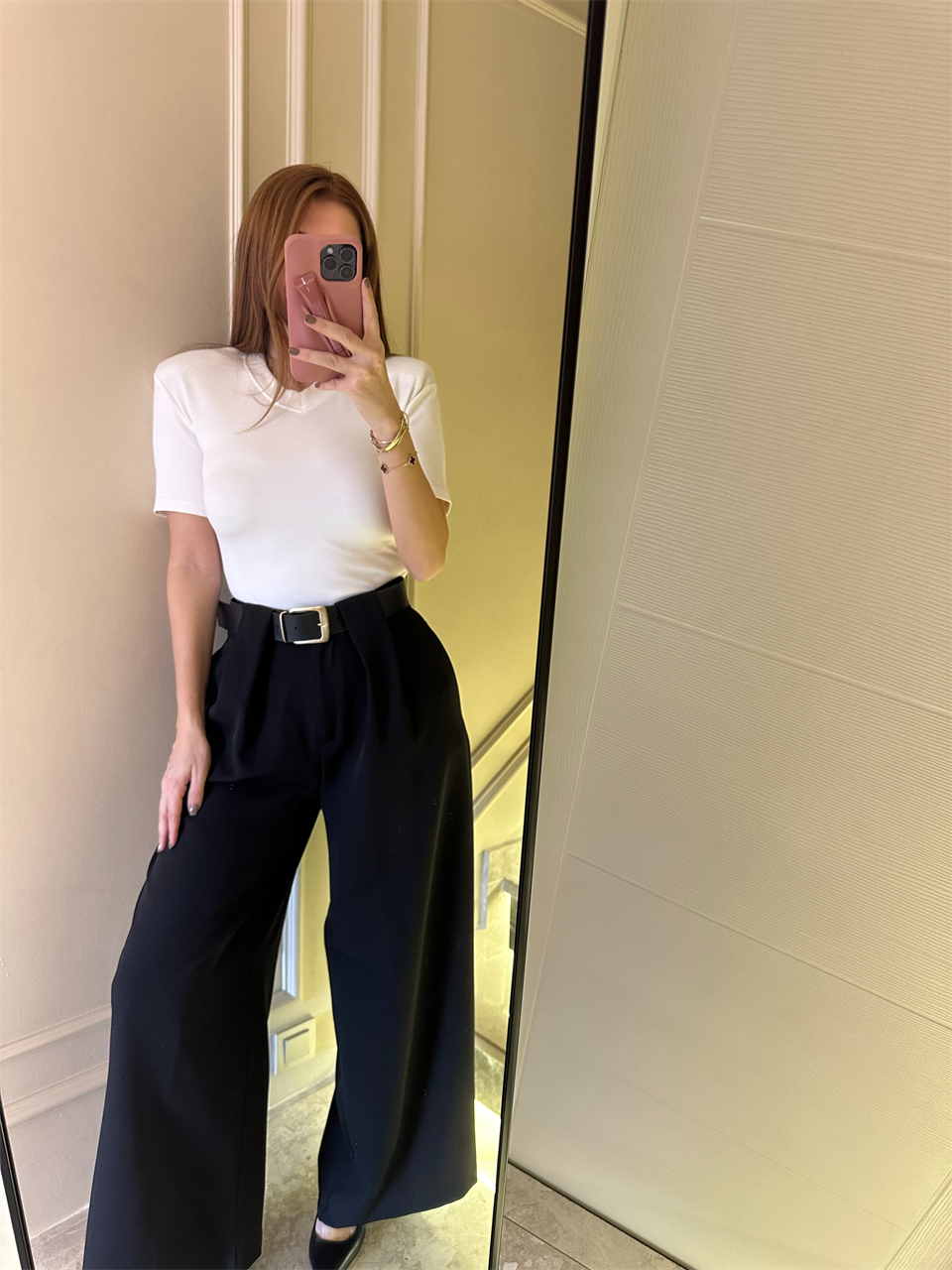 Beyaz V Yaka Vatkalı Viskon Çıtçıtlı Bodysuit