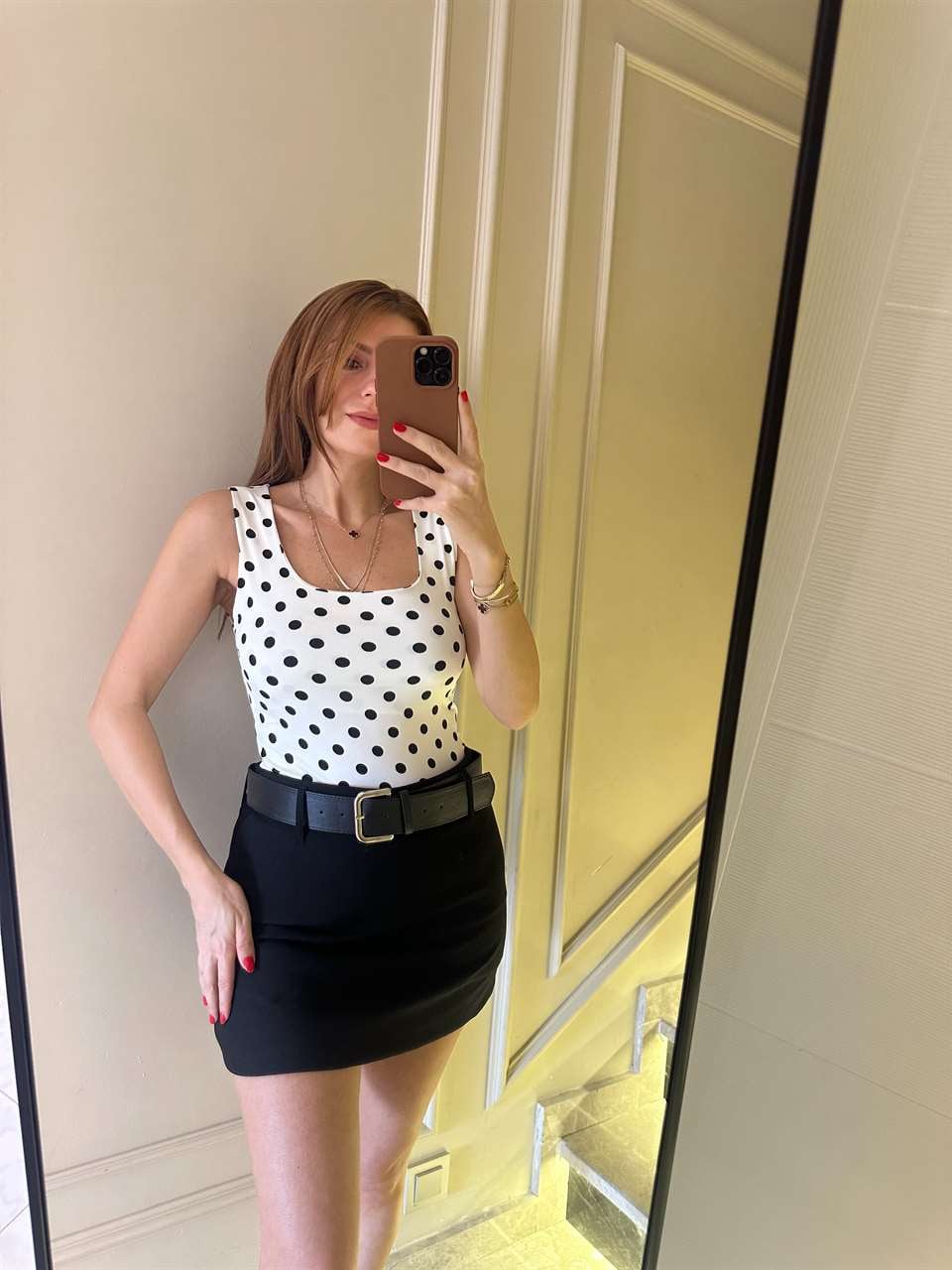 Beyaz Viskon Puantiyeli Poll Atlet