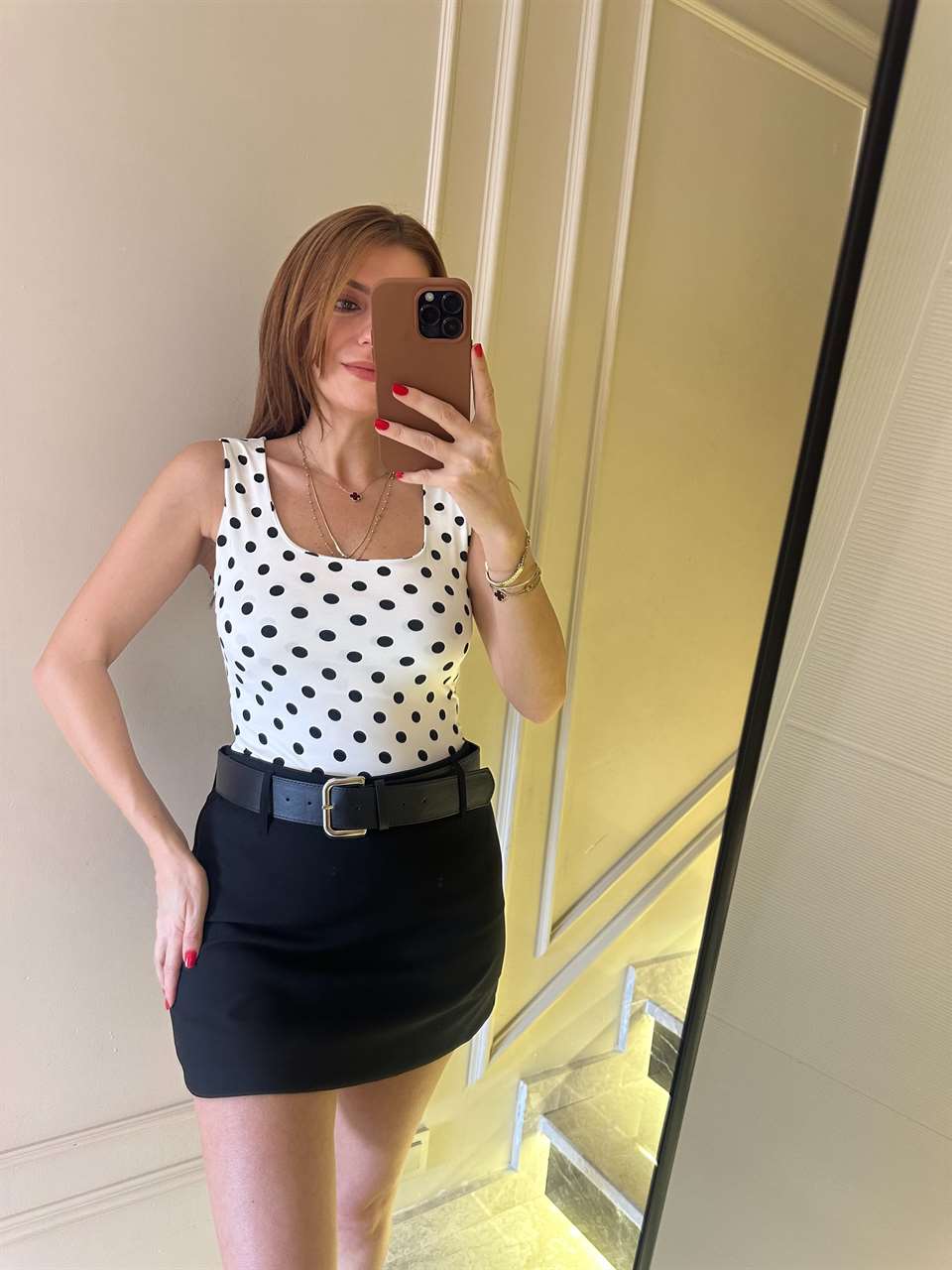 Beyaz Viskon Puantiyeli Poll Atlet