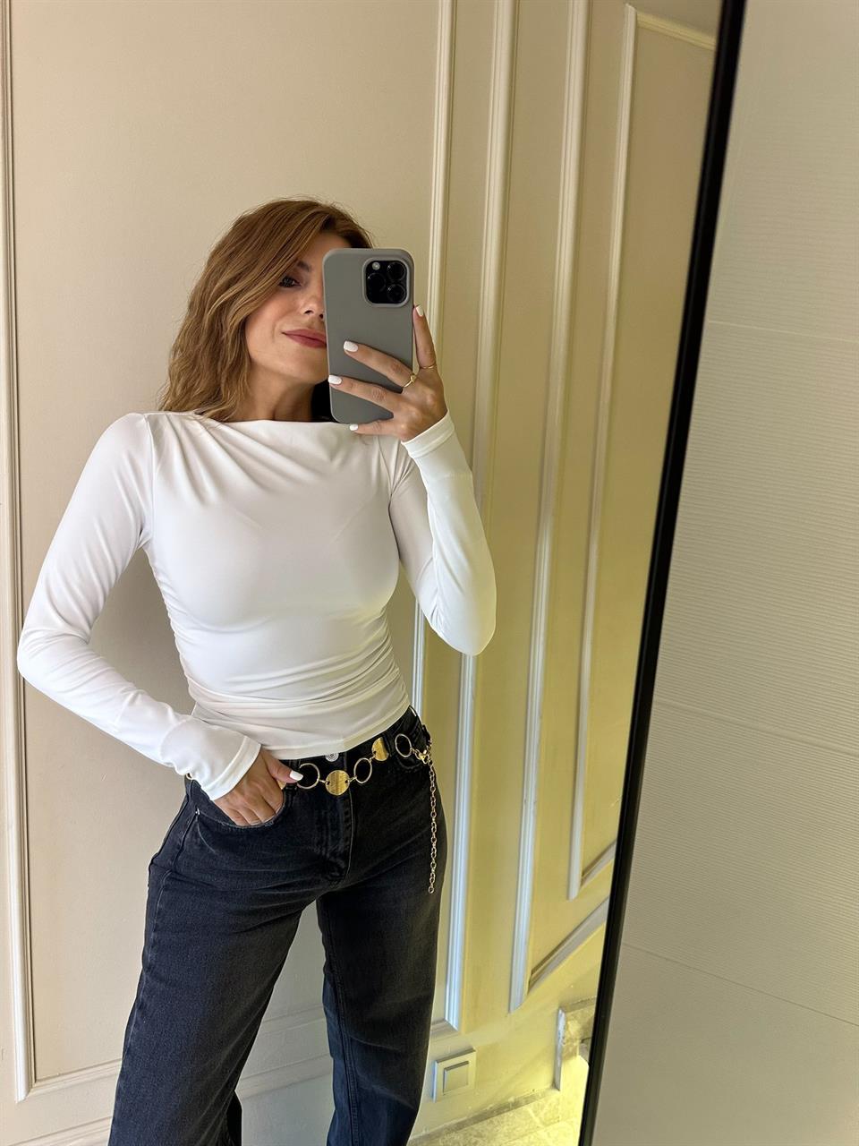 Beyaz Yan Büzgülü Crop Bluz