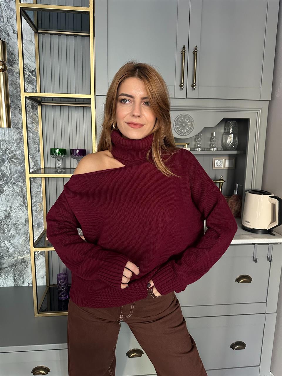 Bordo Boğazlı Tek Omuz Triko Kazak