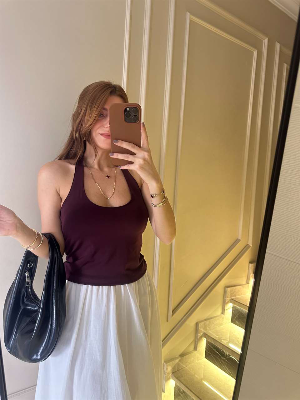 Bordo Boyundan Geçmeli Destekli Bluz