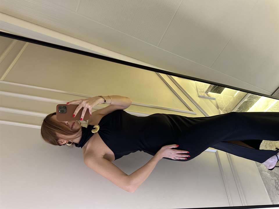 Boyundan Geçmeli Metal Aksesuarlı Elbise