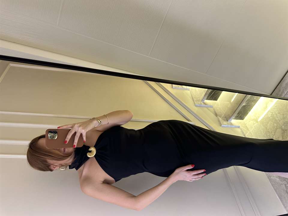 Boyundan Geçmeli Metal Aksesuarlı Elbise