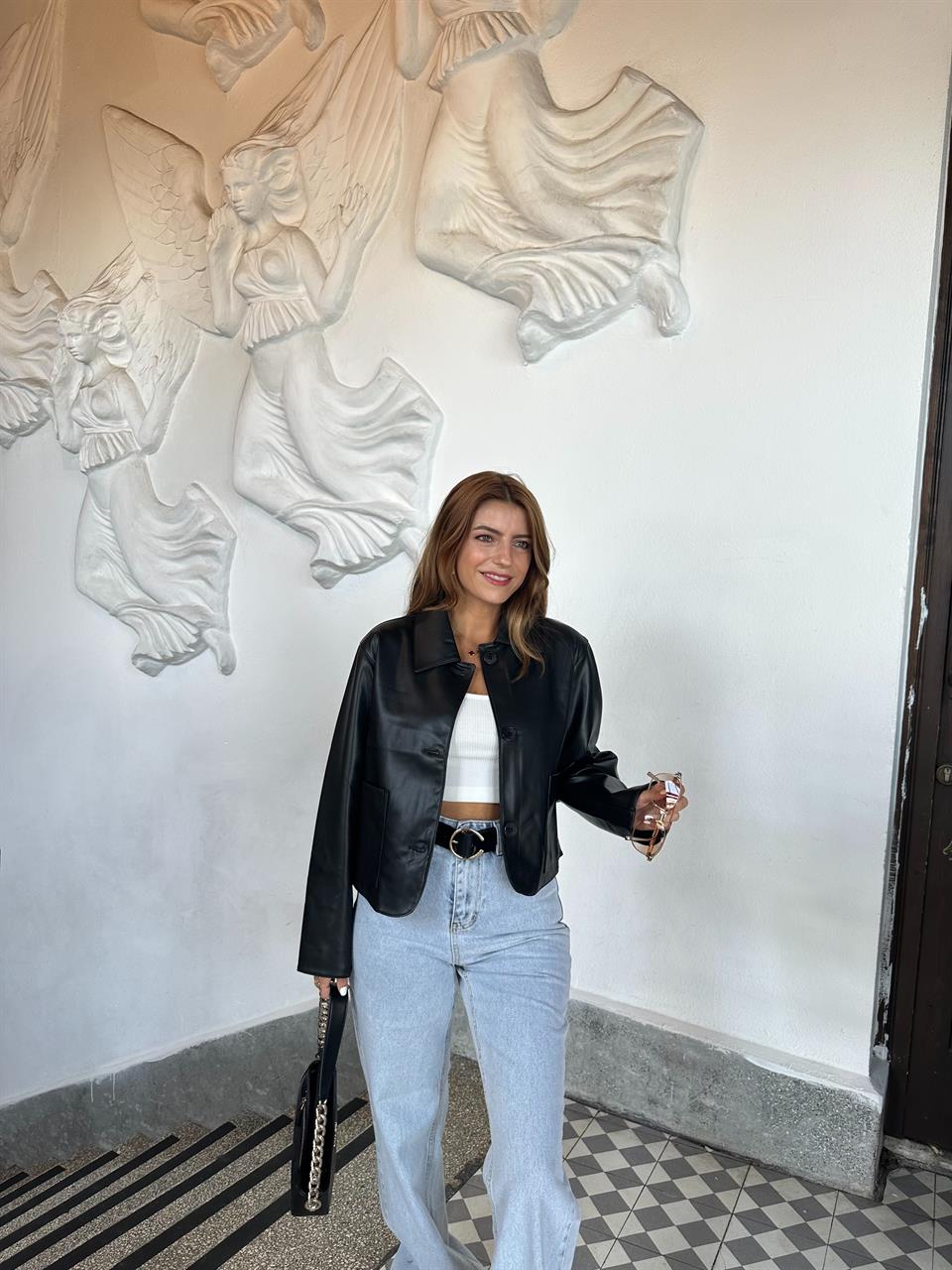 Düğmeli Yumuşak Deri Ceket