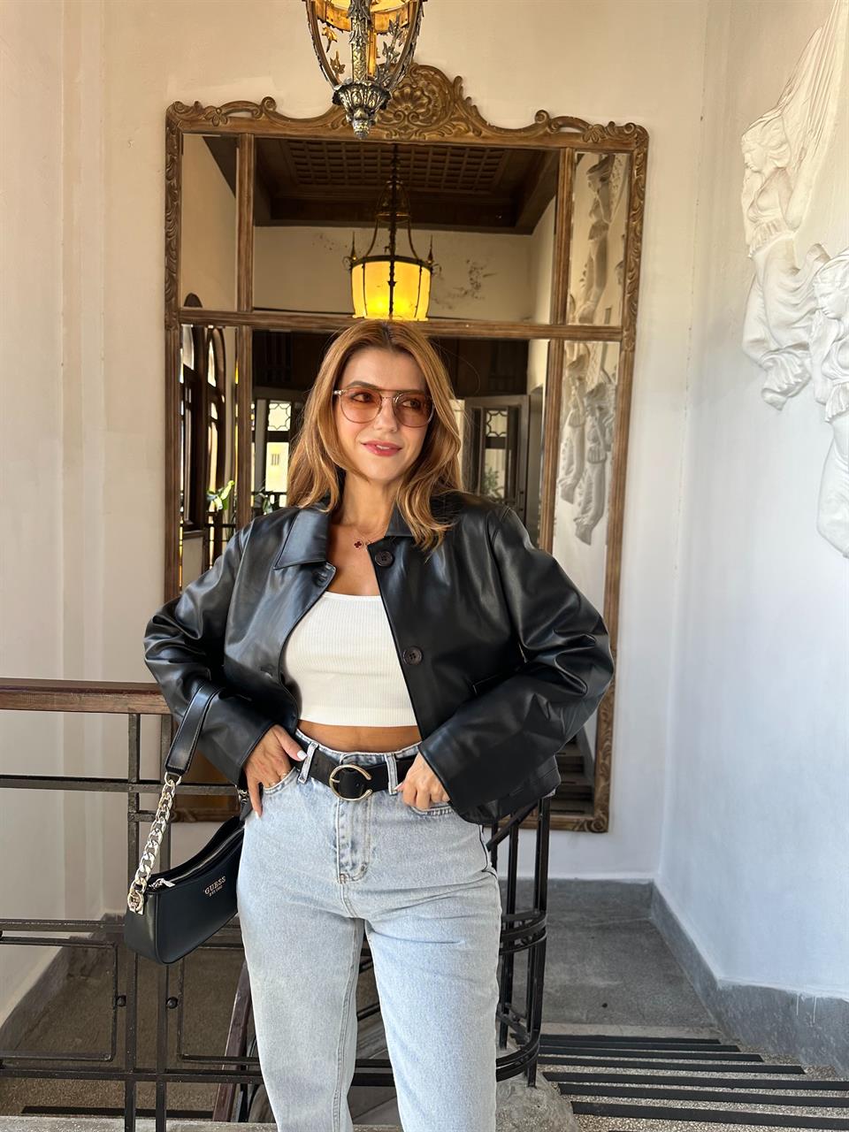 Düğmeli Yumuşak Deri Ceket