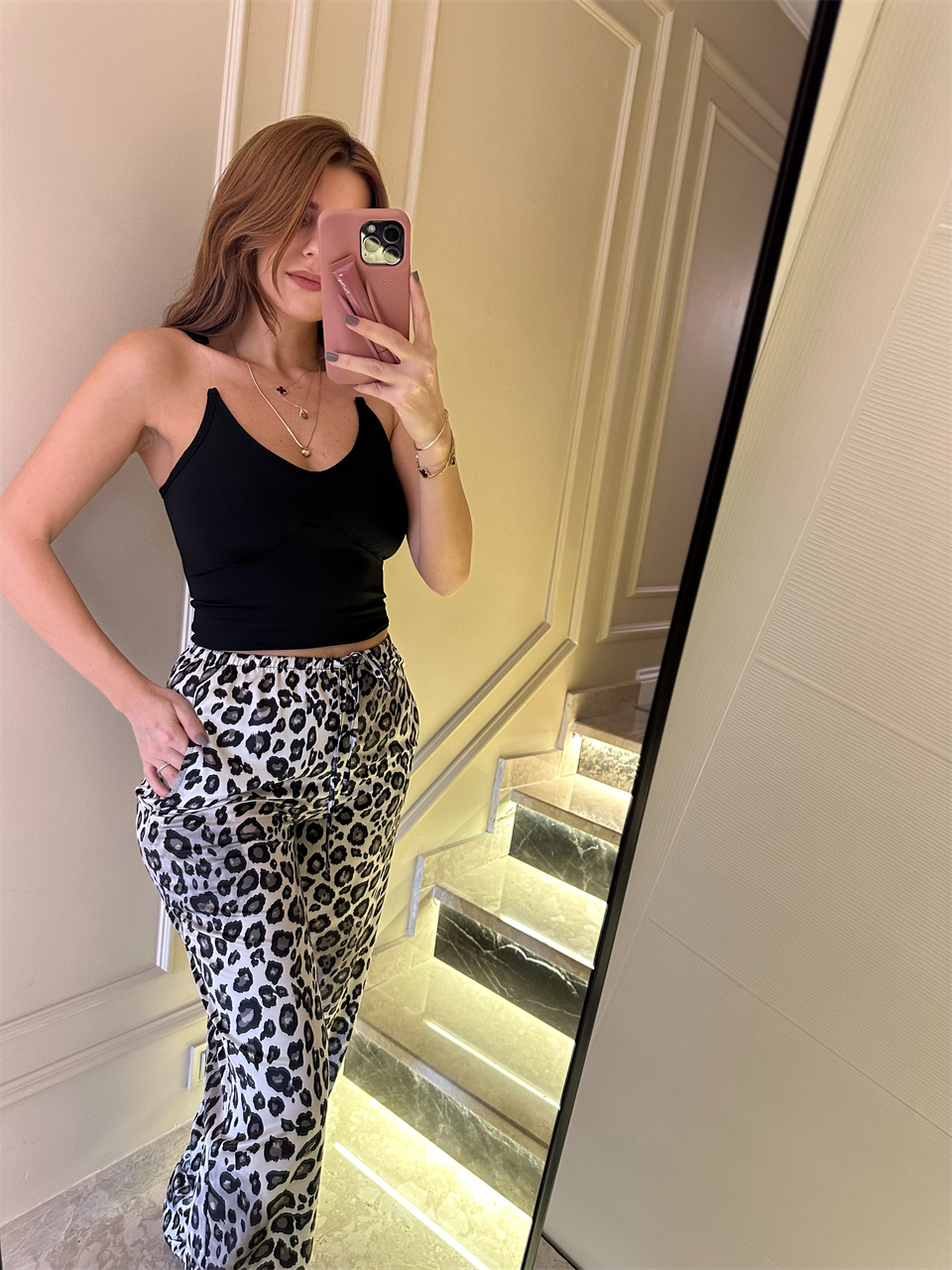 Ekru Desenli Saten Pantolon