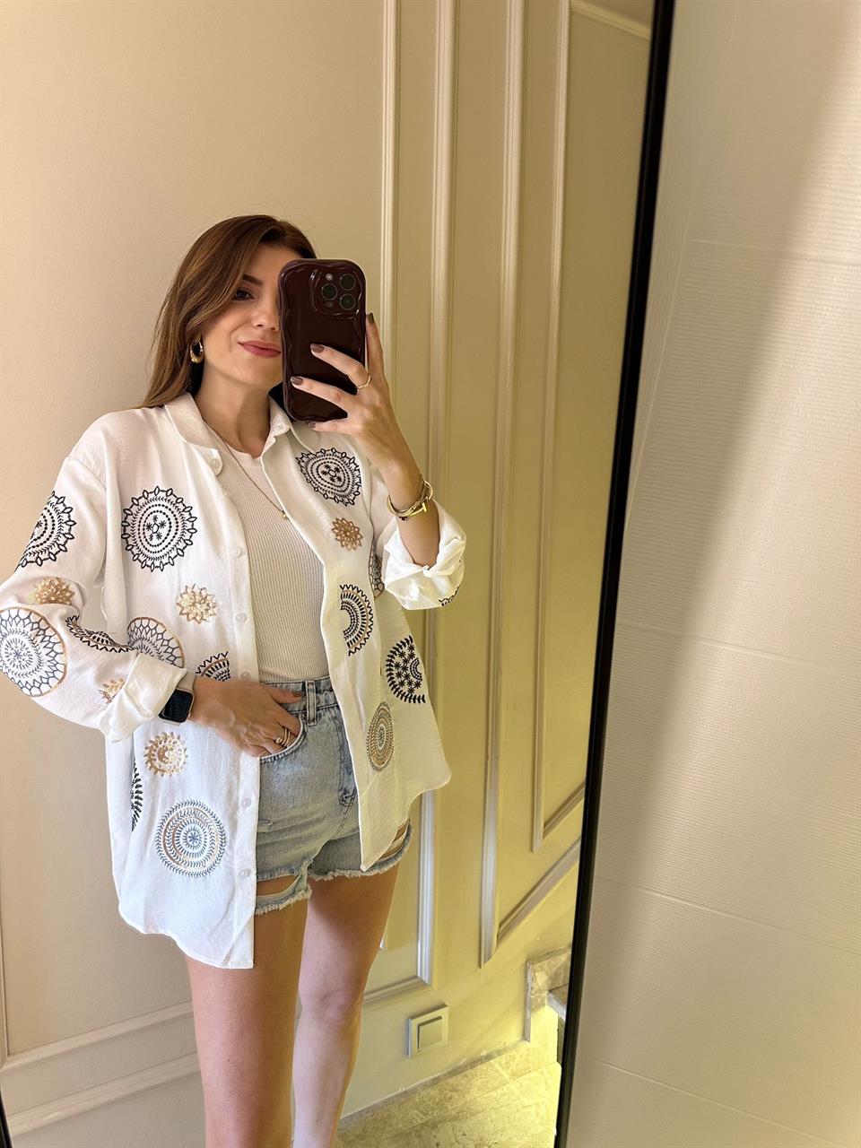 Etnik Desen Nakışlı Gömlek