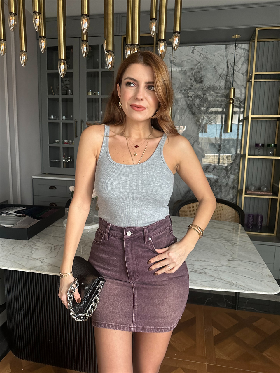 Gri Askılı Oyuk Bluz