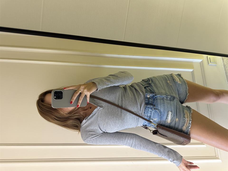 Gri Dört Düğme Fitilli Bluz