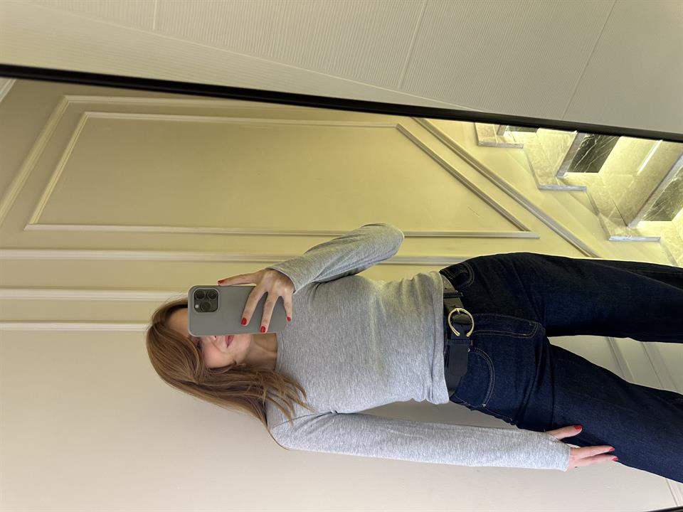 Gri Parmak Geçmeli Modal Bluz