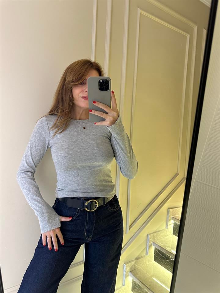 Gri Parmak Geçmeli Modal Bluz