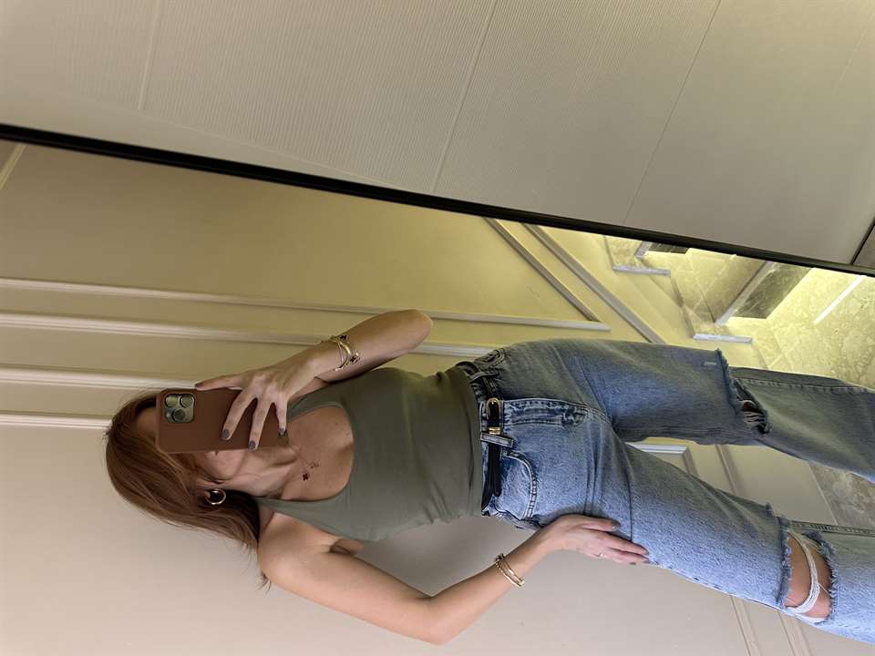 Haki Boyundan Geçmeli Crop Bluz