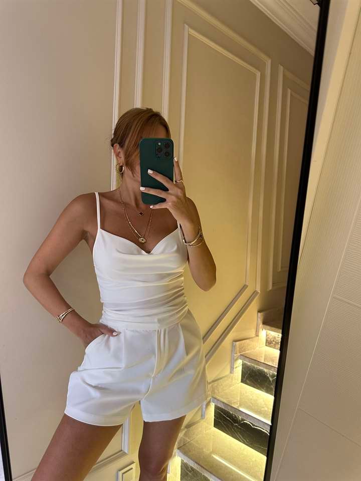 Kadın Beyaz Sandy Askılı Degaje Bluz