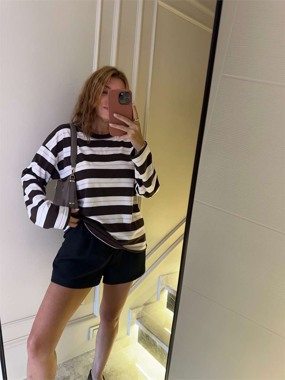 Kadın Bisiklet Yaka Çizgili Sweatshirt - Kahve