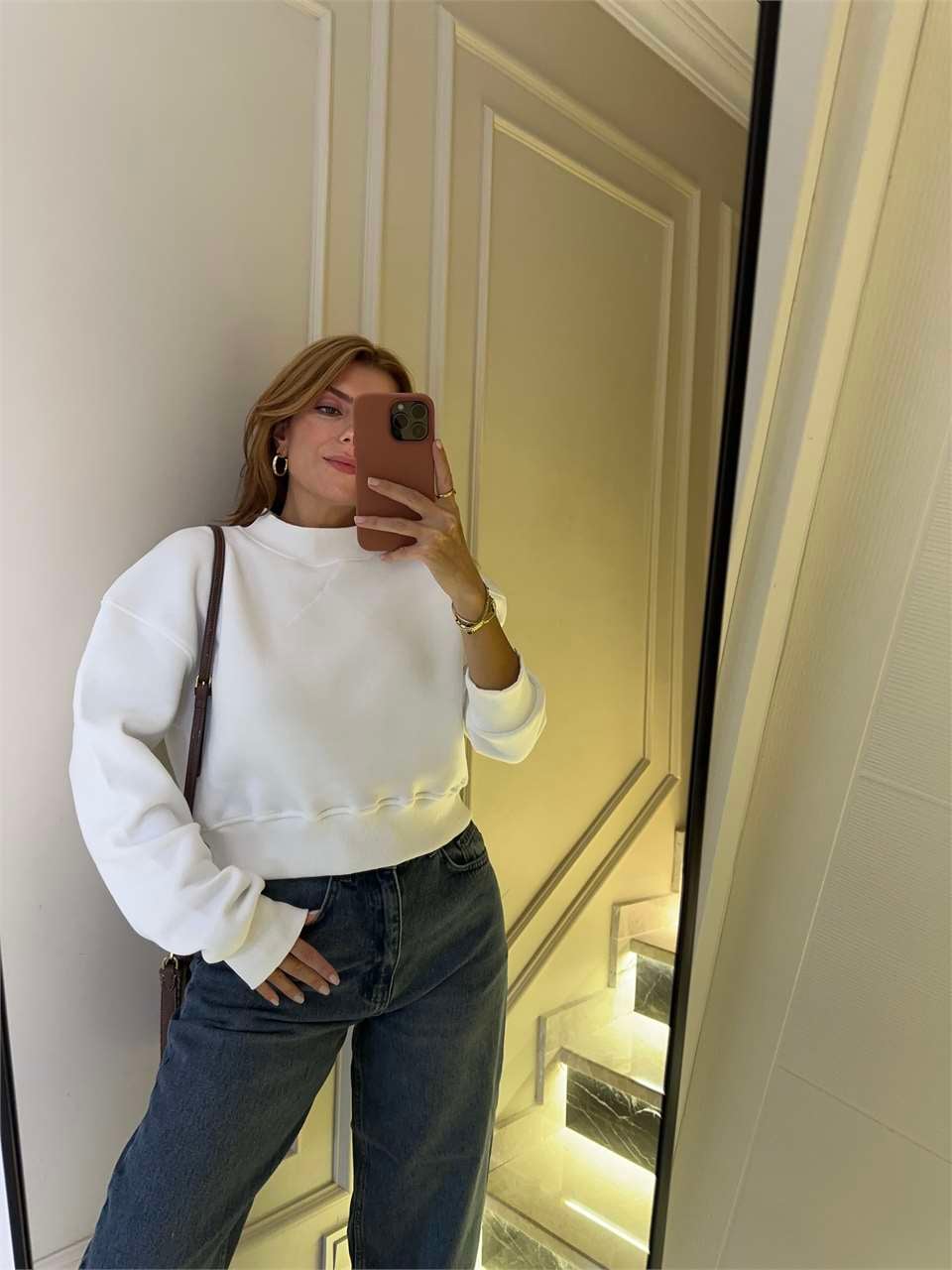 Kadın Dik Yaka Şardonlu Sweatshirt - Beyaz