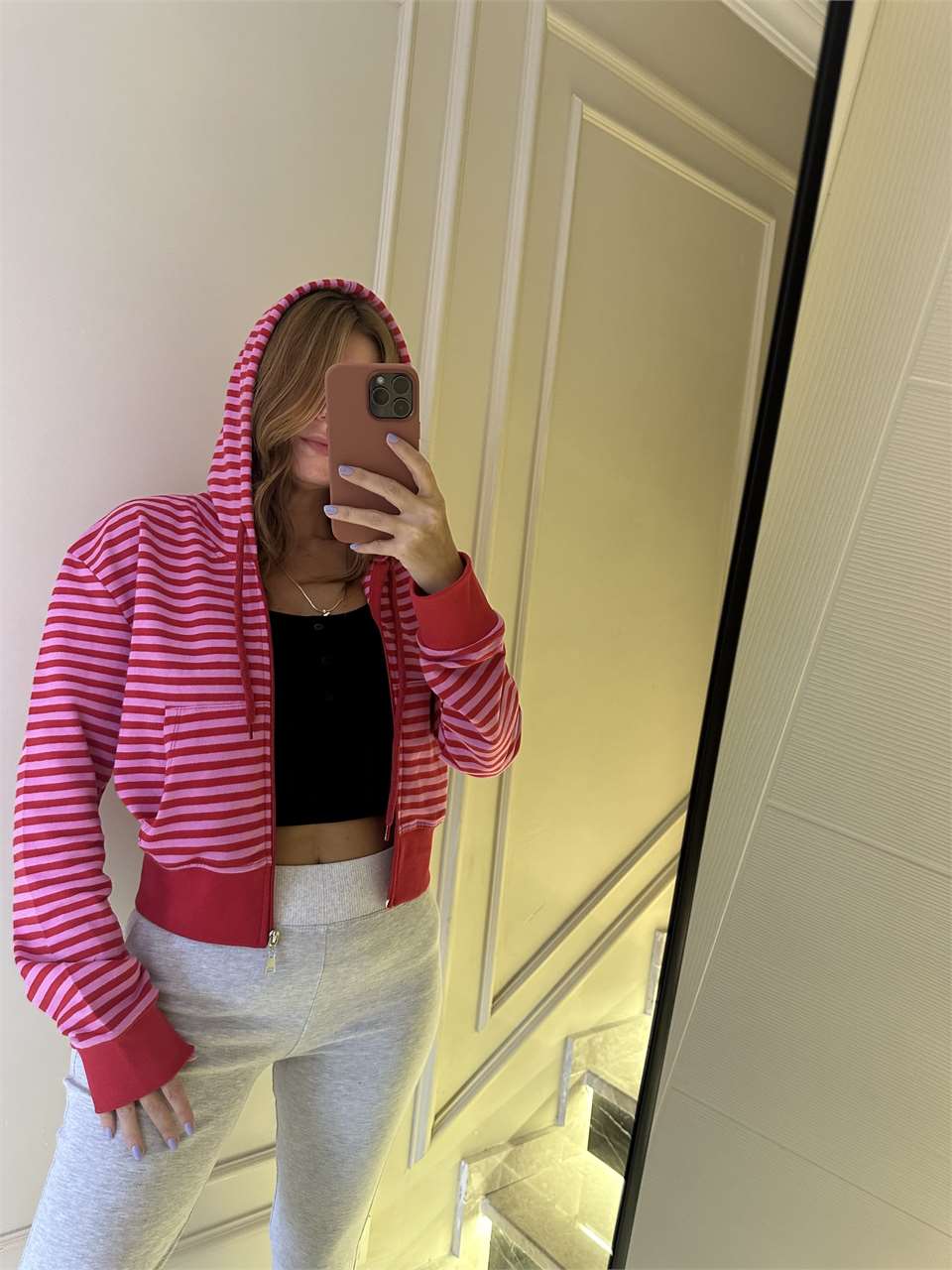 Kadın Kapşonlu Çizgili Sweatshirt - PembeKırmızı