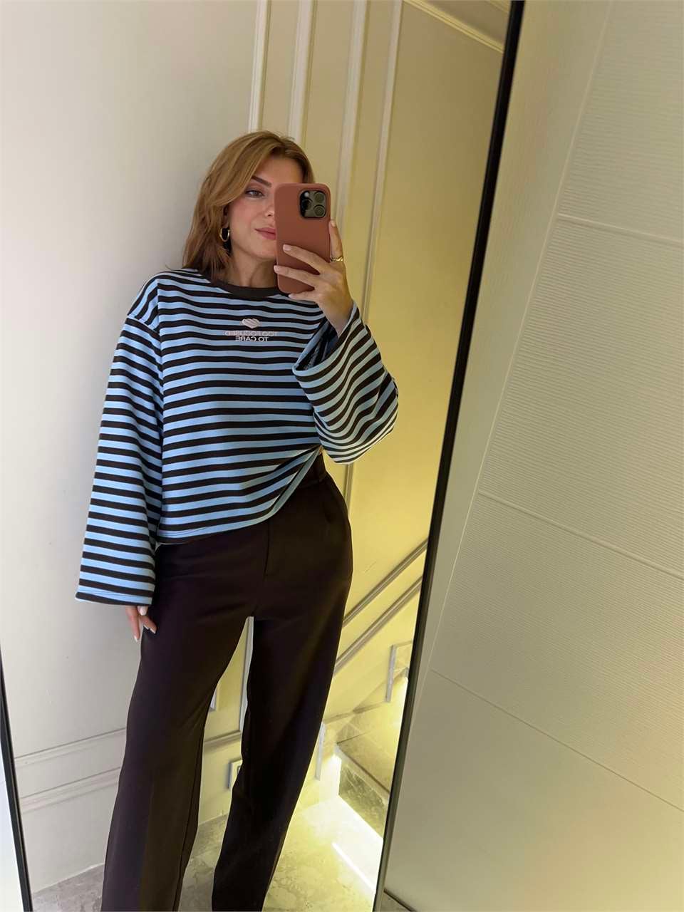 Kadın Too Focused Nakış Çizgili Sweatshirt - Mavi
