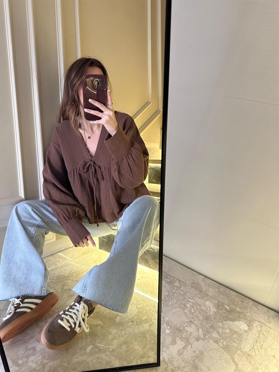 Kahve Müslin Kumaş V Yaka Bluz