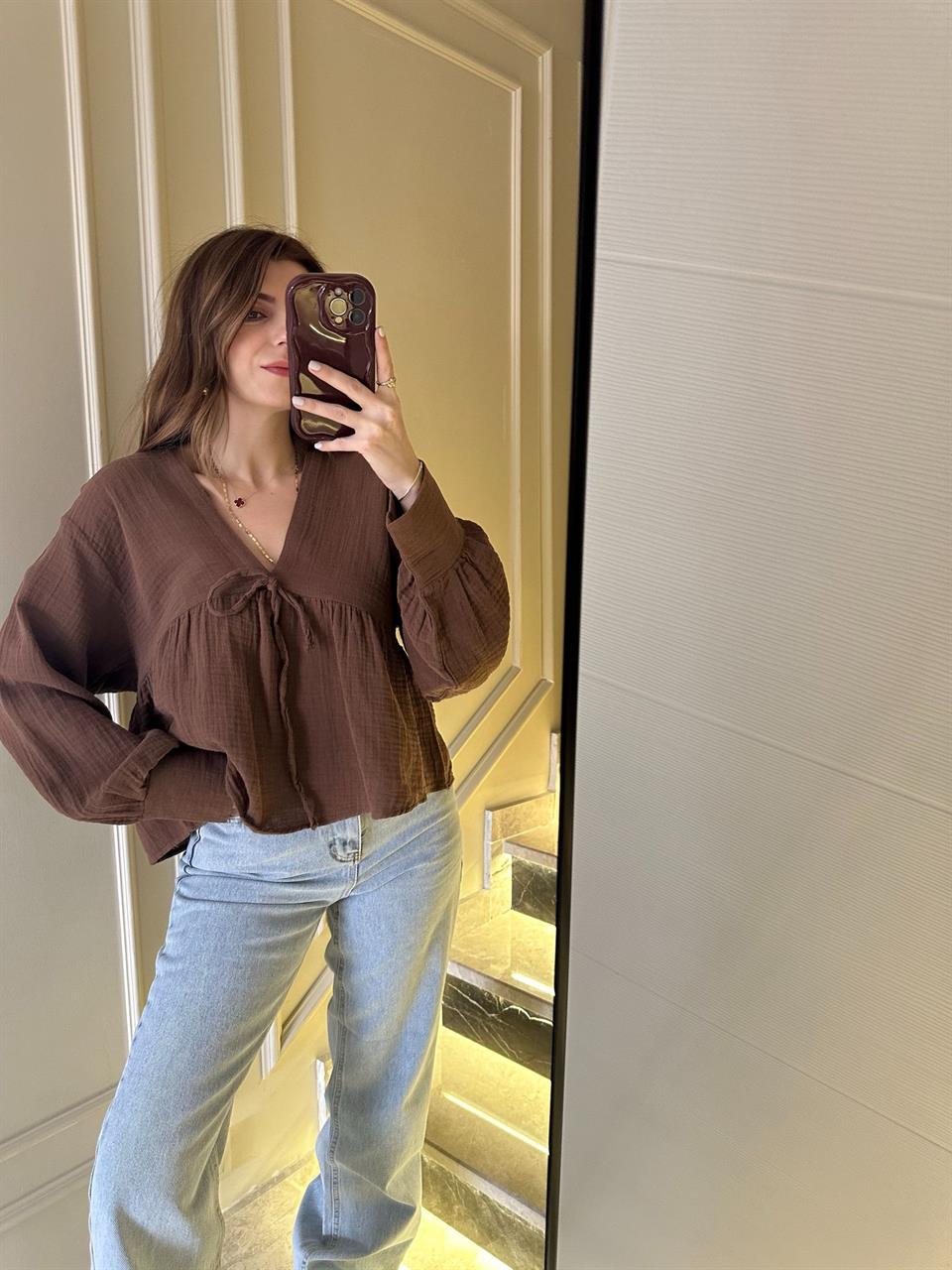 Kahve Müslin Kumaş V Yaka Bluz