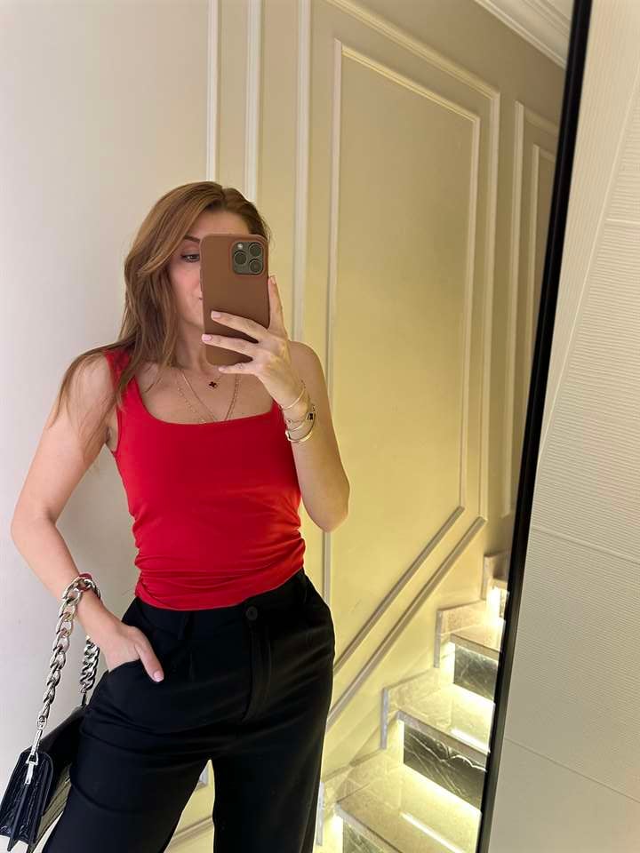 Kırmızı Ön Arka Kare Yaka Crop Body