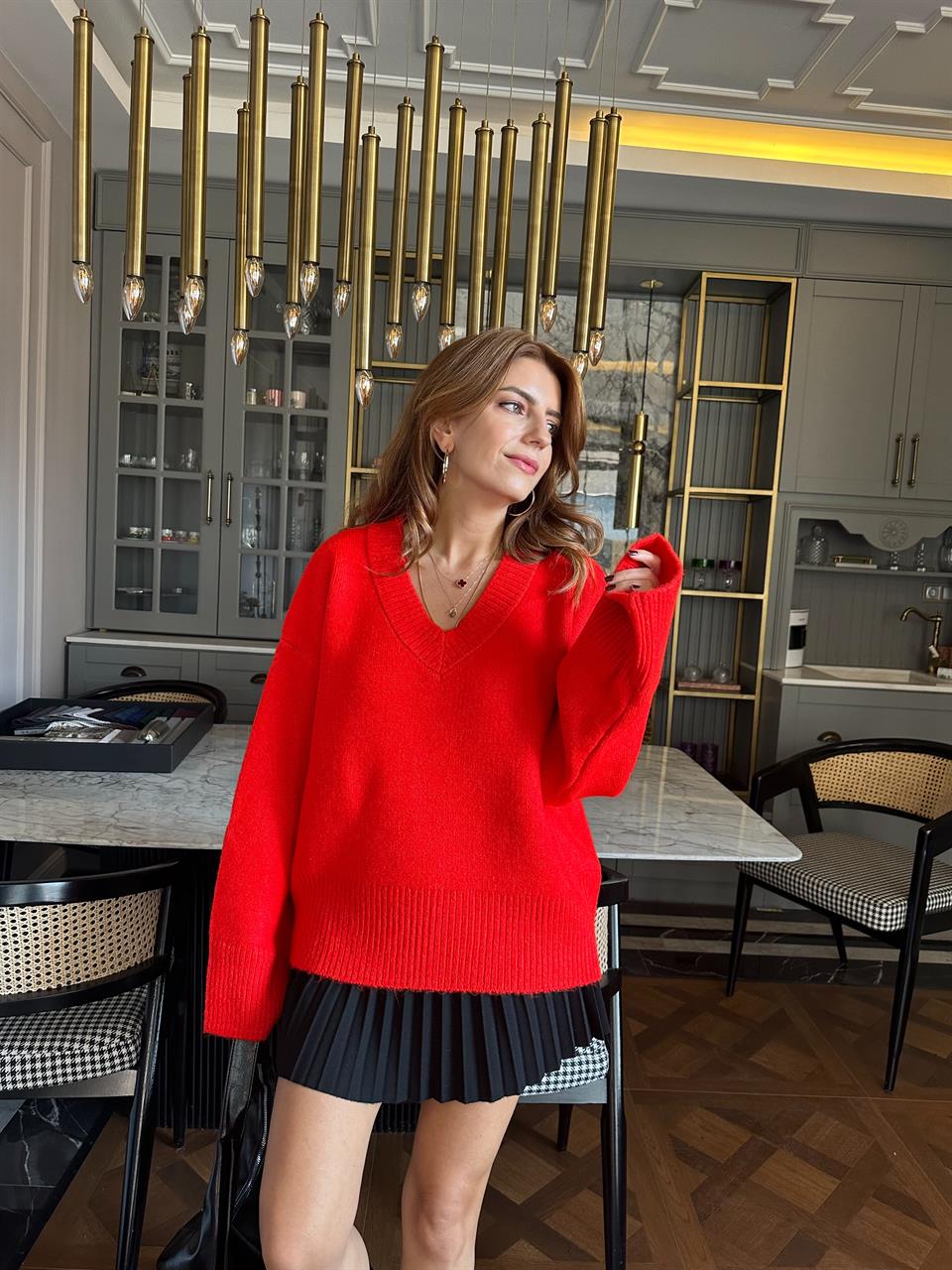 Kırmızı V Yaka Salaş Triko Kazak