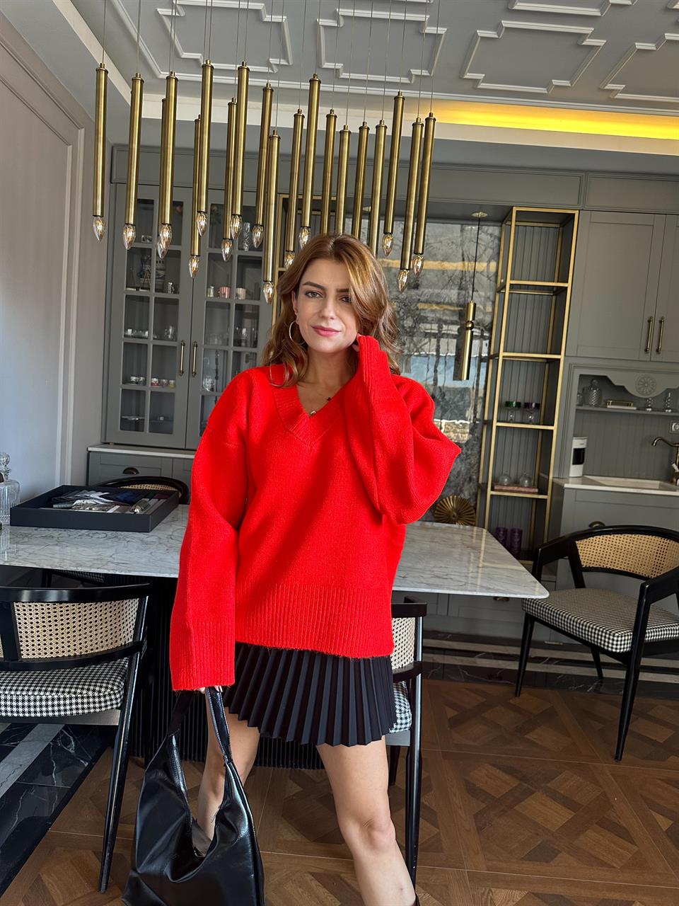 Kırmızı V Yaka Salaş Triko Kazak