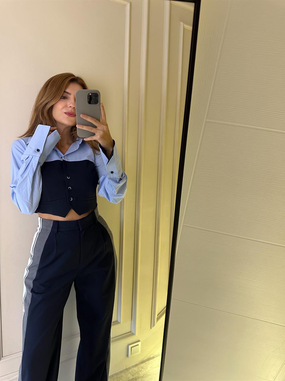 Korse Detaylı Gömlek