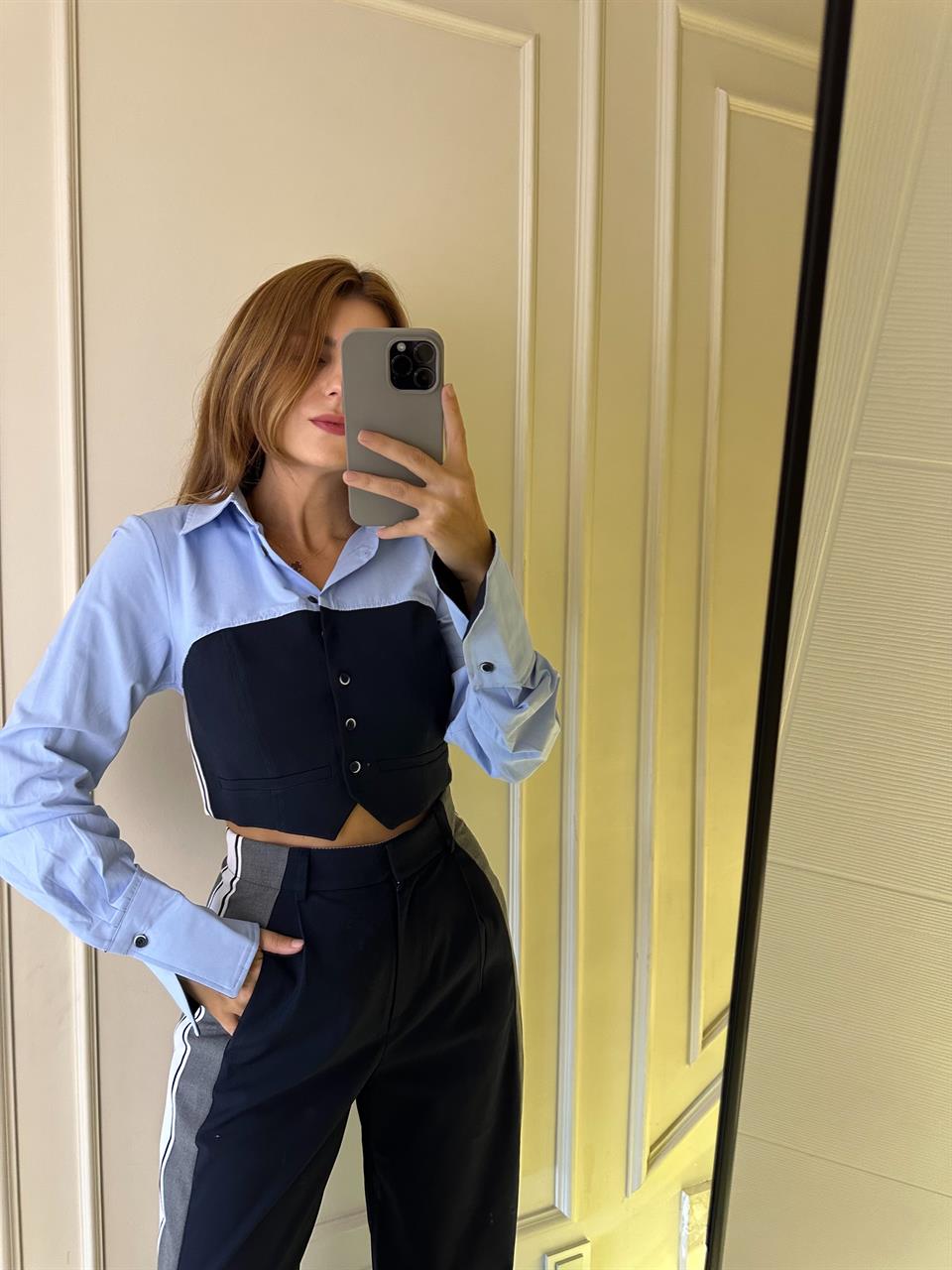 Korse Detaylı Gömlek