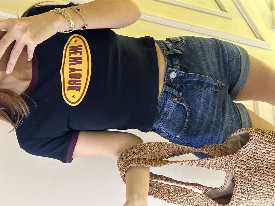 Koyu Mavi Yıkamalı Paça Katlama Kot Şort