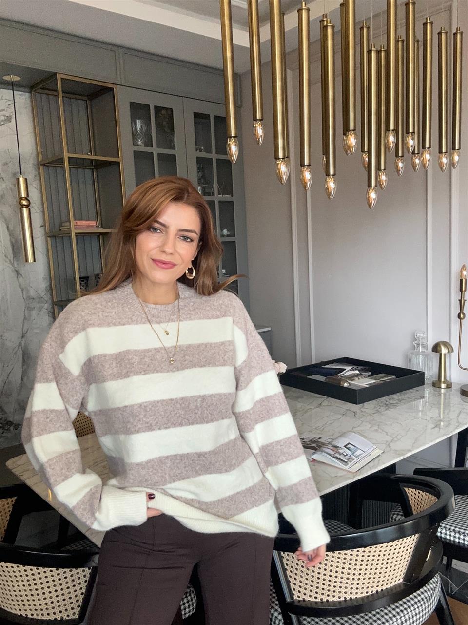 Krem Çizgili Salaş Yumoş Triko Kazak