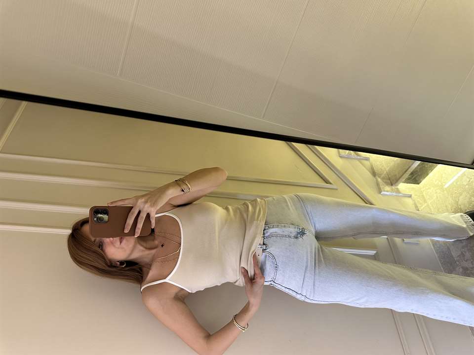 Krem Kontrast Şeritli Askılı Bluz