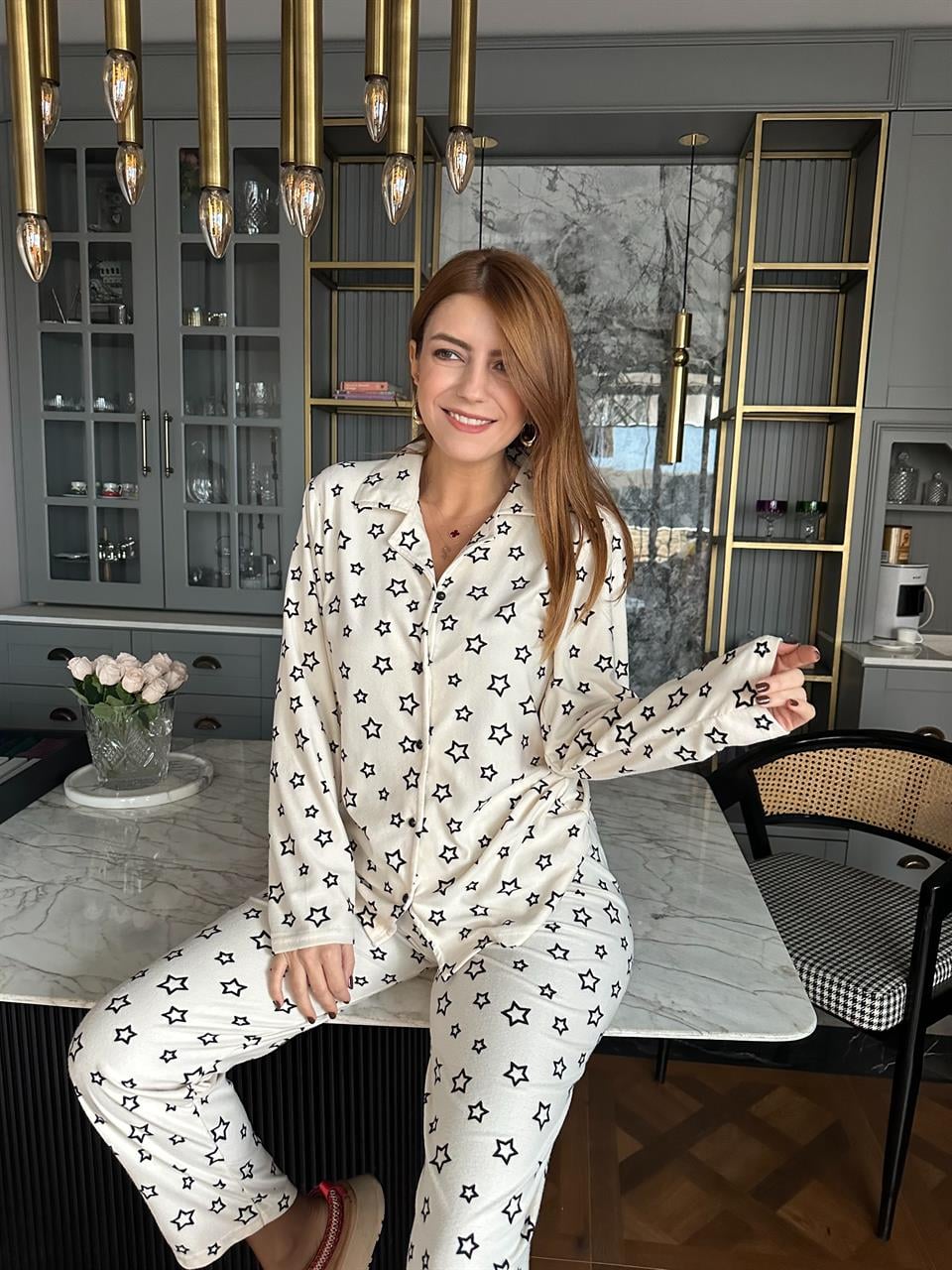 Krem Yıldız Baskılı Pijama Takımı
