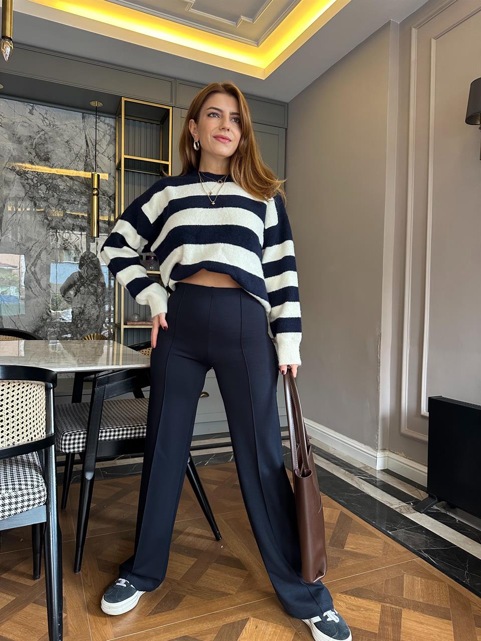 Lacivert Bel Lastik Çimalı Pantolon