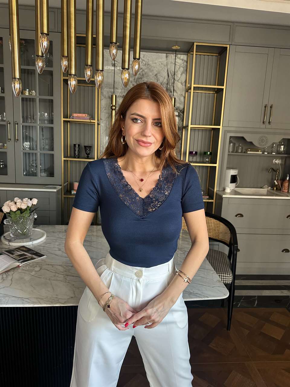 Lacivert Dantel Yaka Kısa Kol Bluz