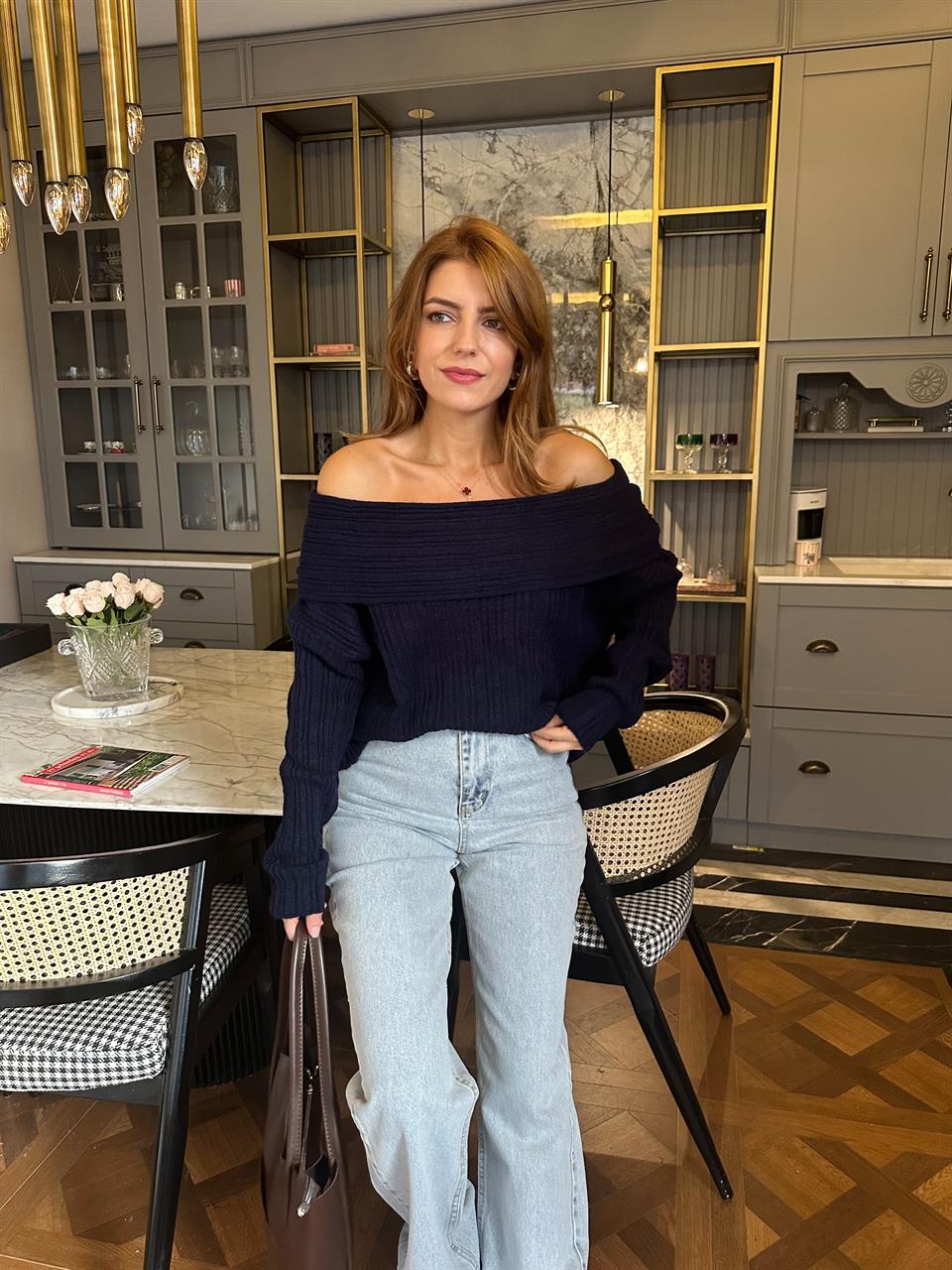 Lacivert Madonna Yaka Şardonlu Triko Kazak