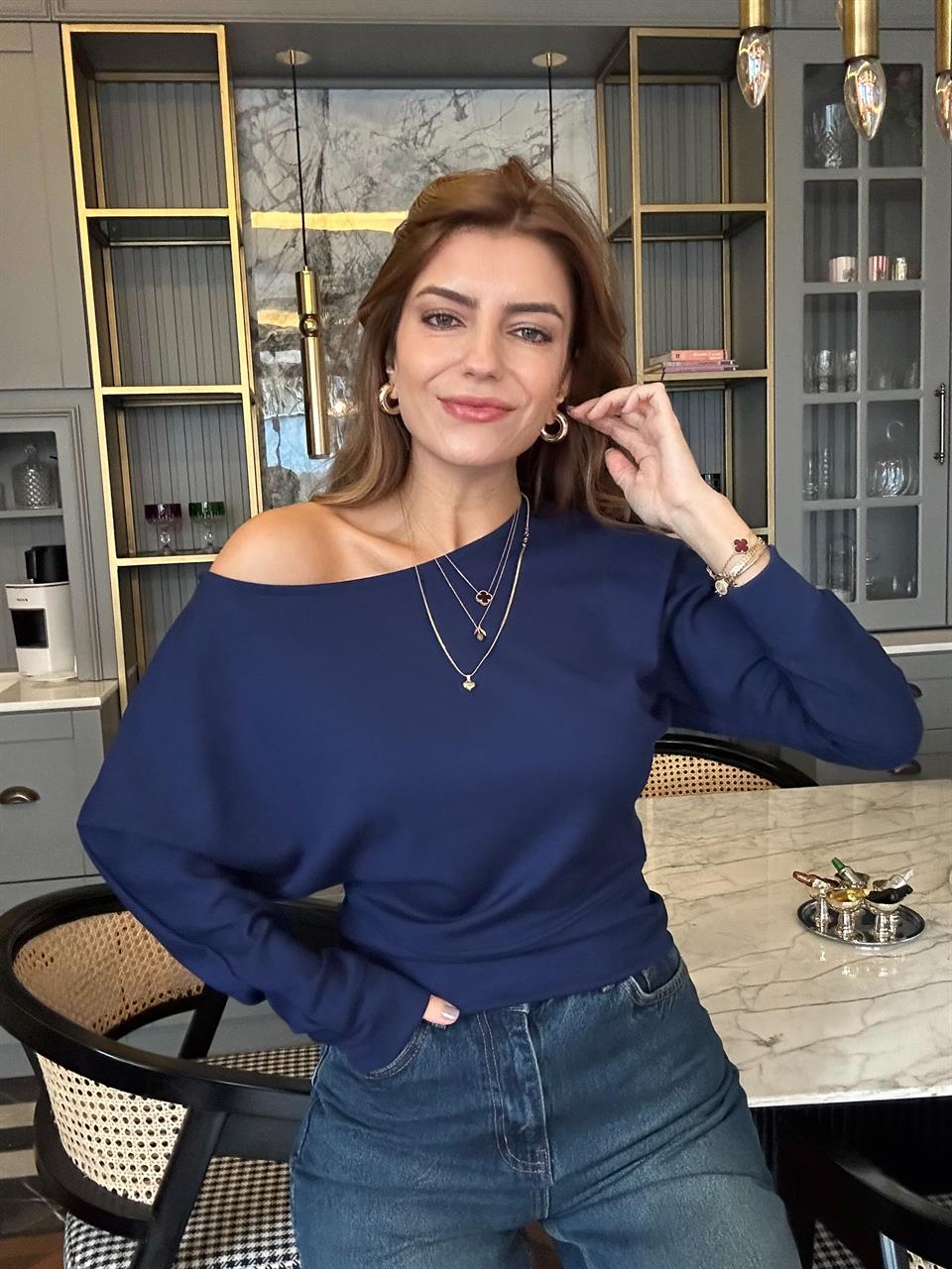 Lacivert Pamuk Kumaş Kayık Yaka Bluz