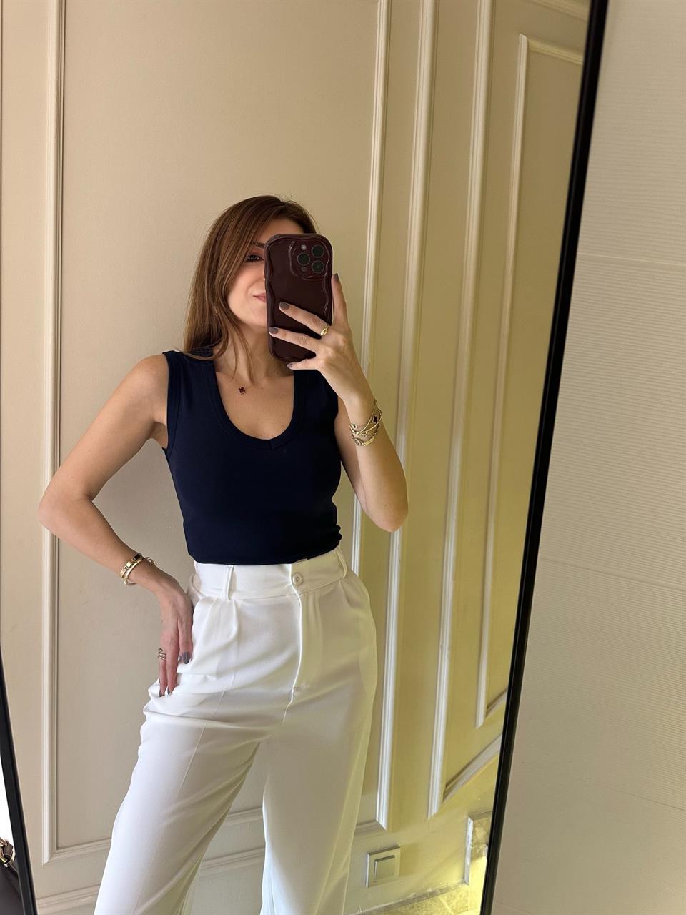 Lacivert V Yaka Kolsuz Penye Bluz