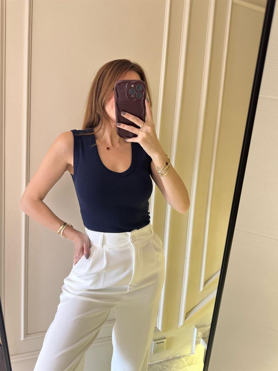 Lacivert V Yaka Kolsuz Penye Bluz