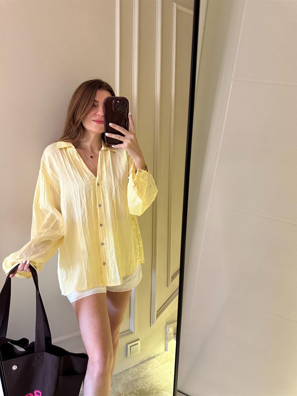 Limon Sarısı Desenli V Yaka Tensel Gömlek