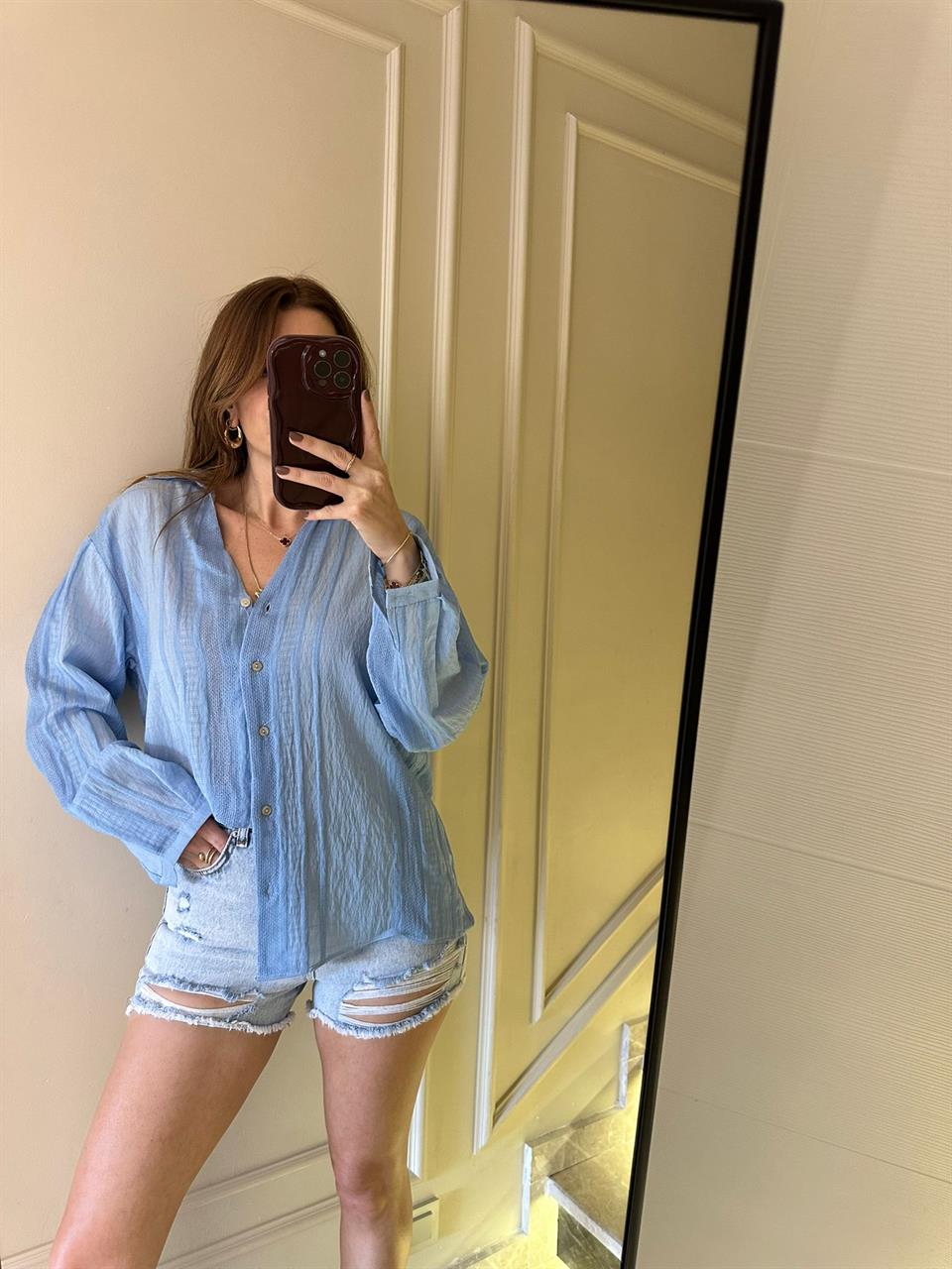 Mavi Desenli V Yaka Tensel Gömlek