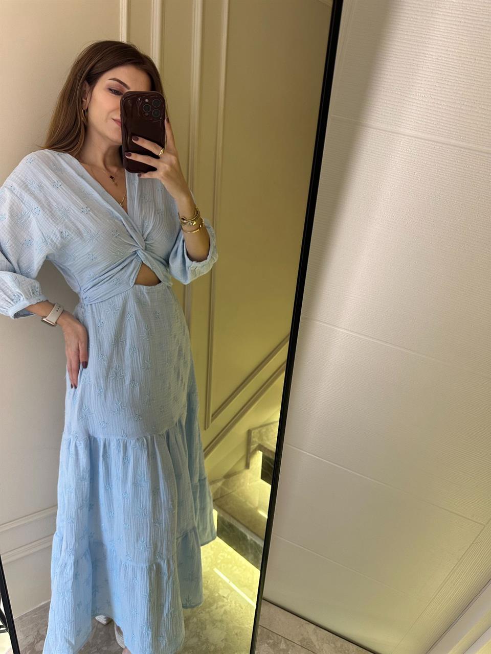 Mavi Nakışlı Müslin Kumaş Elbise