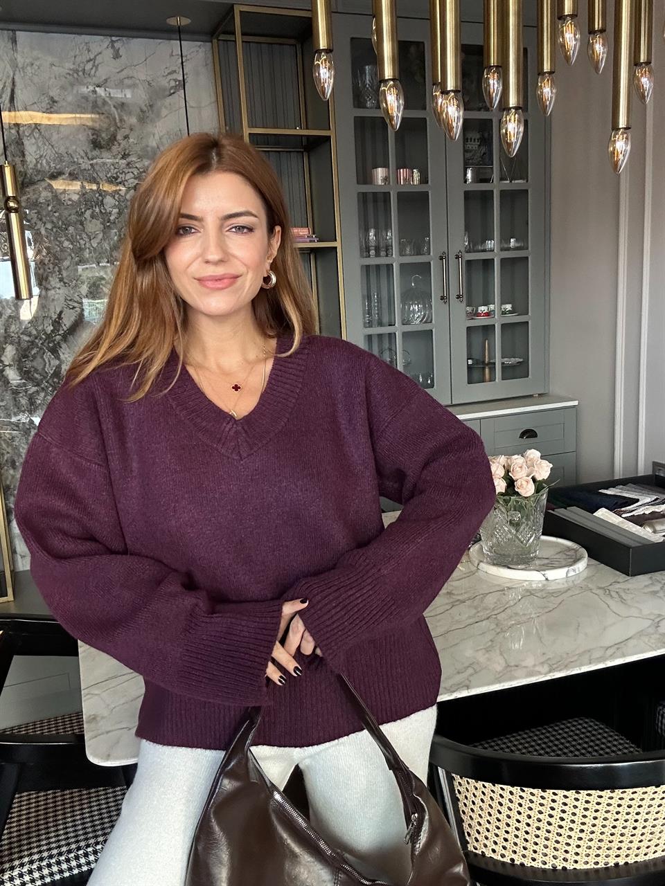 Mürdüm V Yaka Salaş Triko Kazak