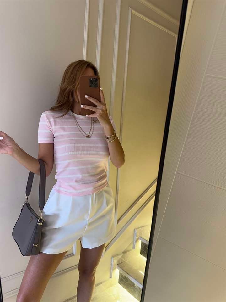 Pembe Çizgili Kısa Kol Tişört