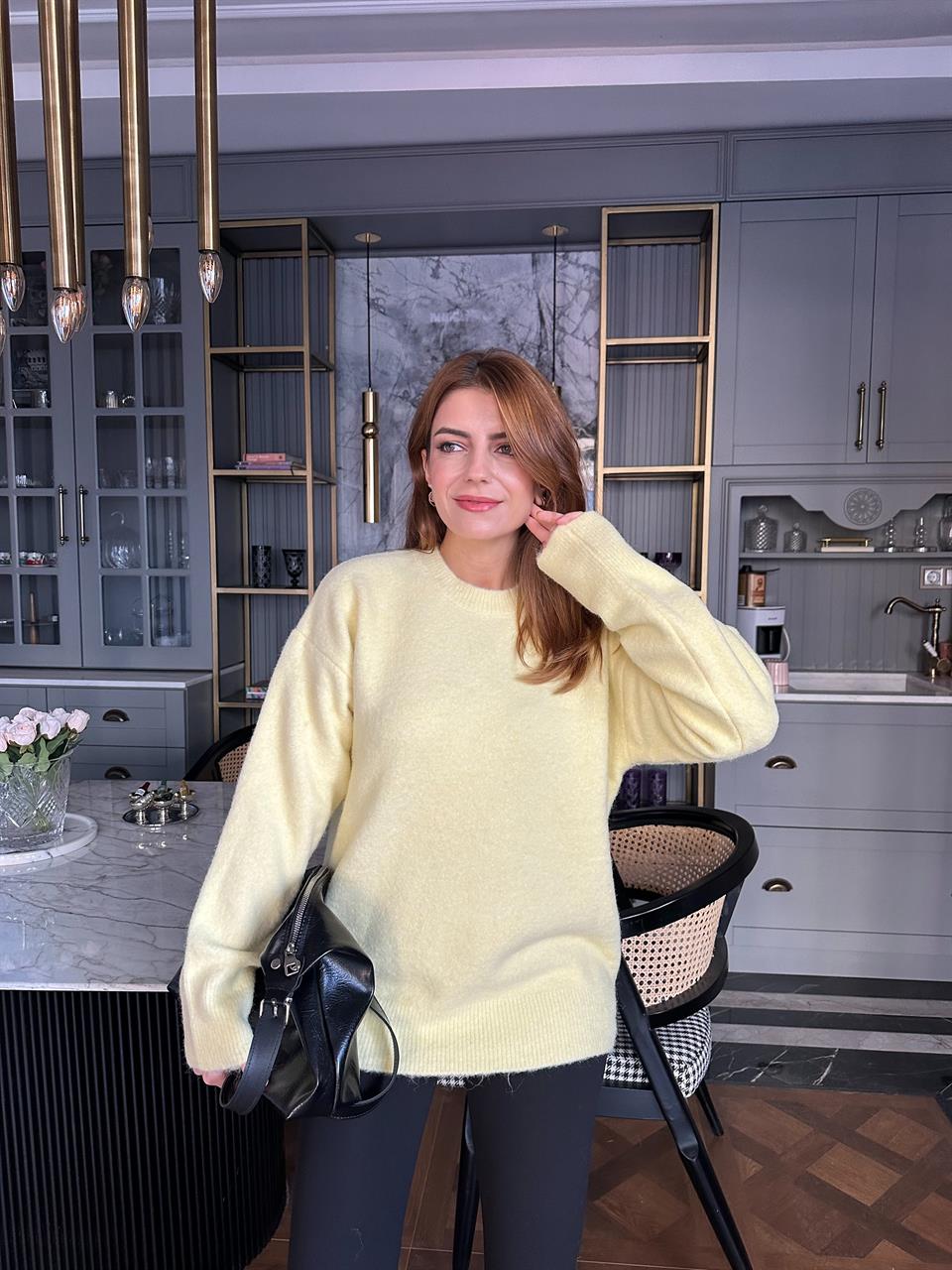 Sarı Bisiklet Yaka Yumoş Triko Kazak