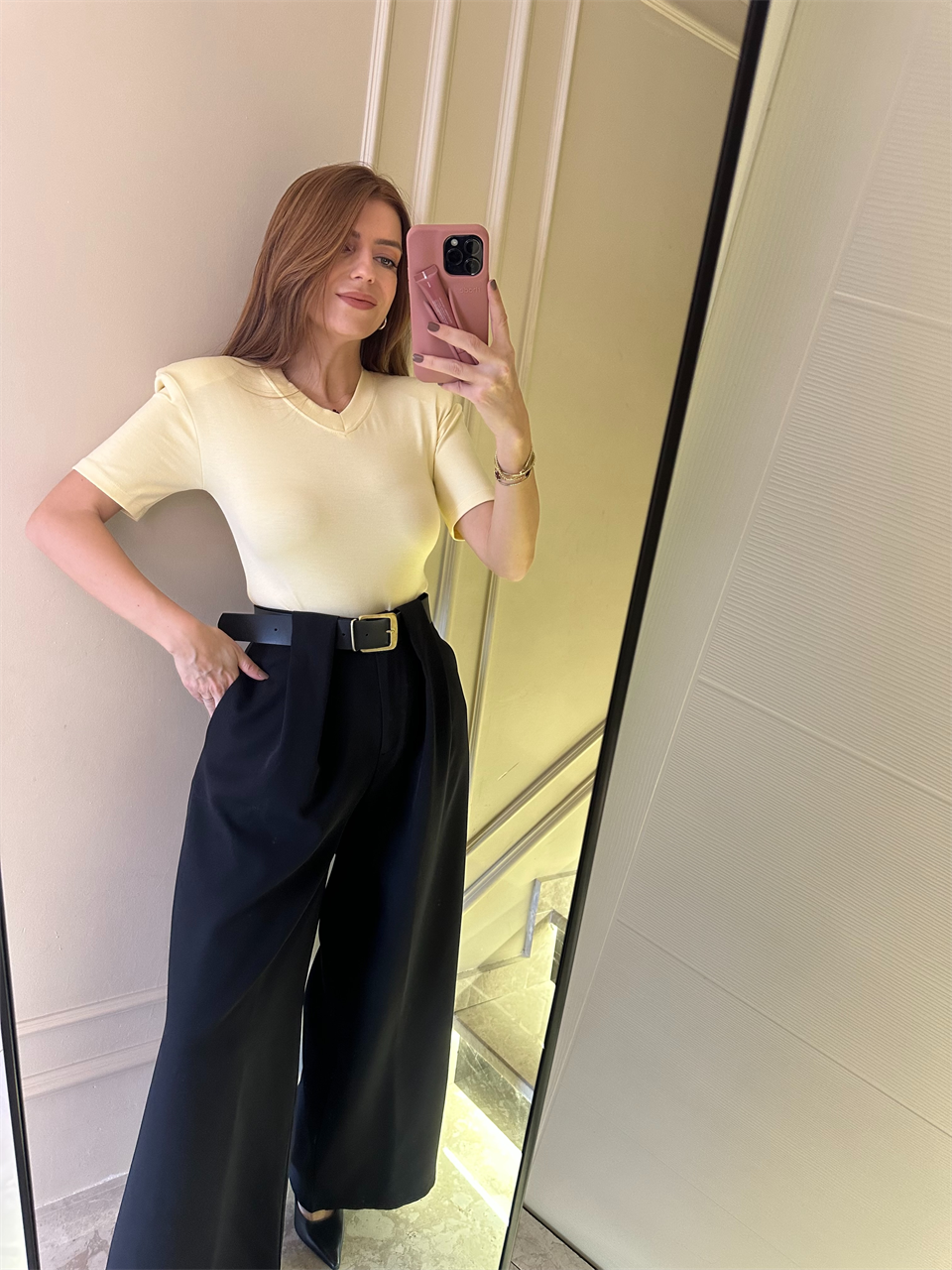 Sarı V Yaka Vatkalı Viskon Çıtçıtlı Bodysuit