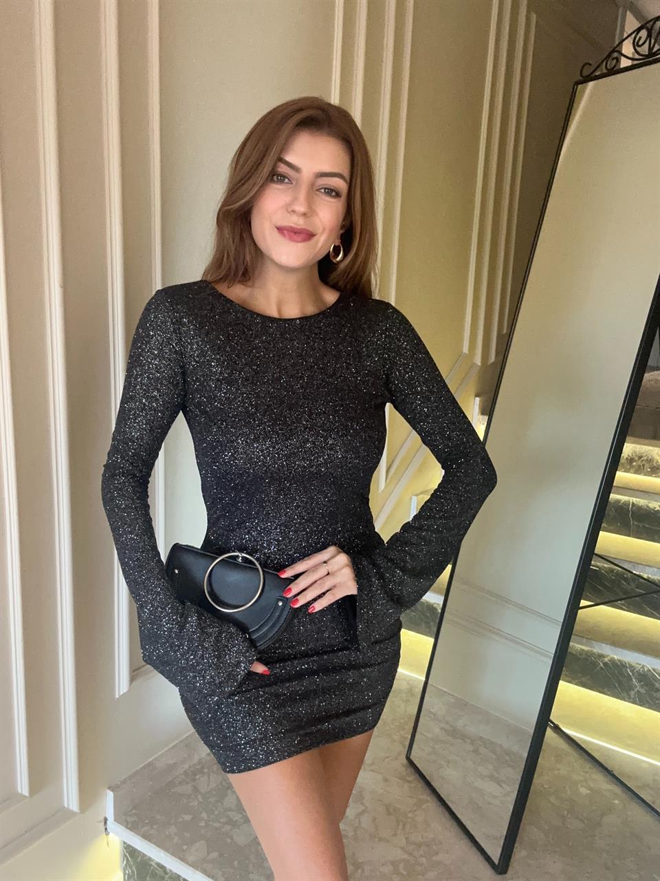 Simli Sırt Dekolteli Mini Elbise