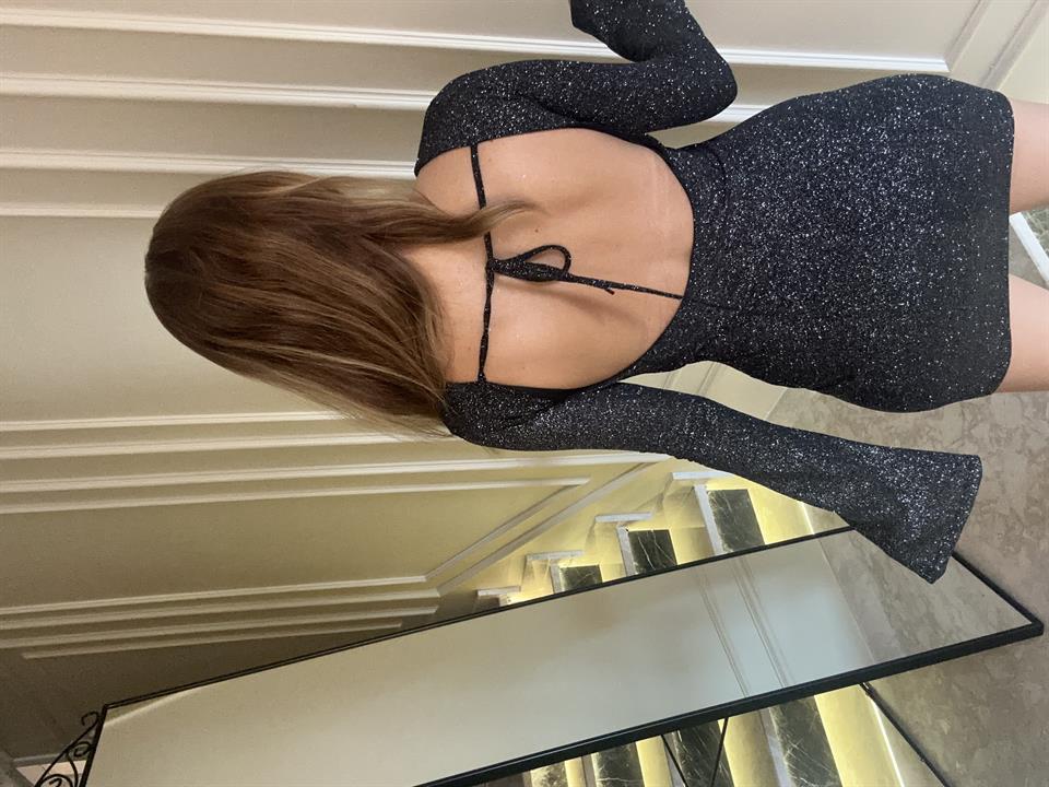 Simli Sırt Dekolteli Mini Elbise